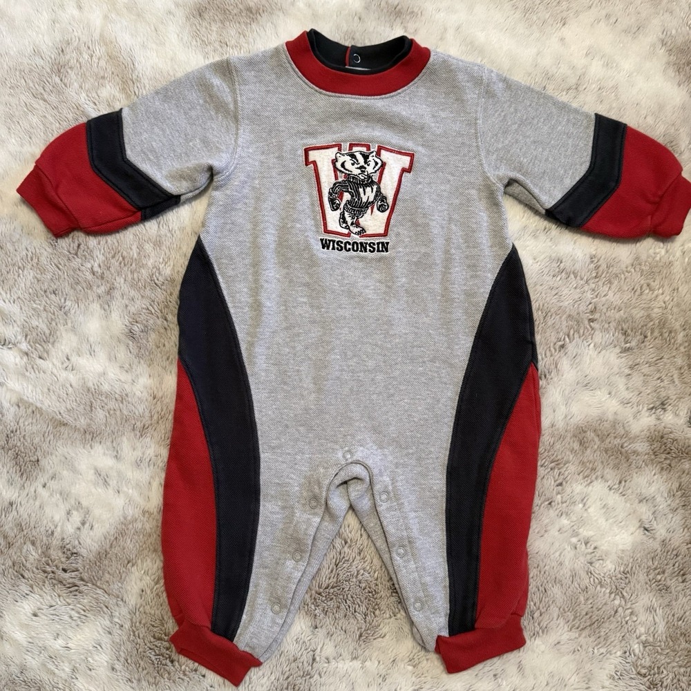 Vintage Wisconsin Badger Baby Embroidered Logo Romper Size 18 Months
